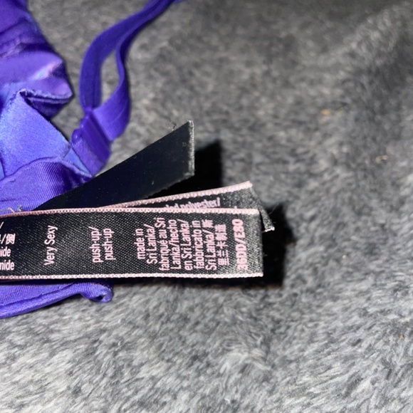 Victoria’s Secret very sexy bra - Picture 3 of 5